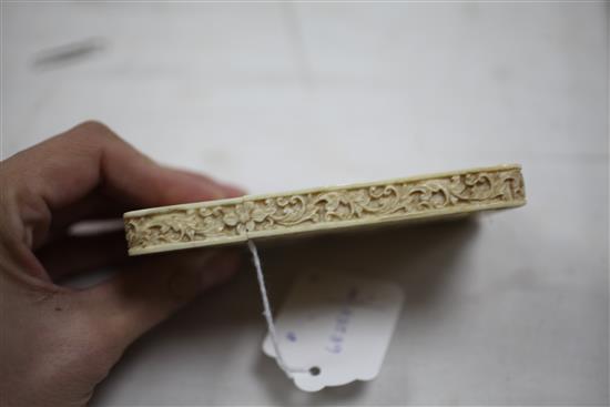 A Chinese export ivory serpentine shaped card case, 19th century, 11.5cm